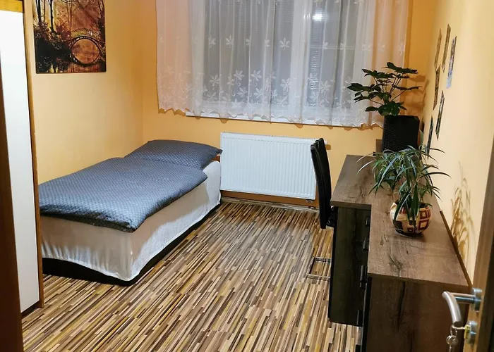 Wolkrova Проживання в сім'ї Братислава